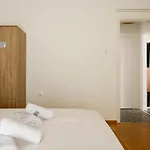 Downtown Comfort 1 *