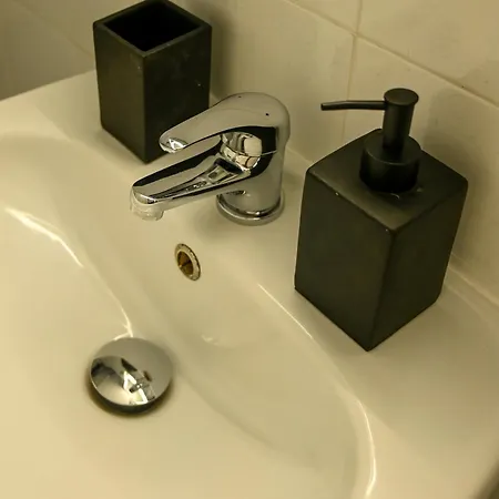 Downtown Comfort 1 *