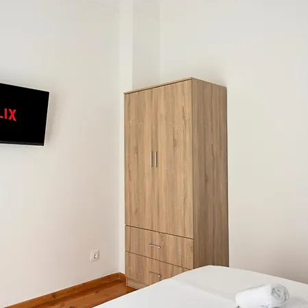 Downtown Comfort 1 *